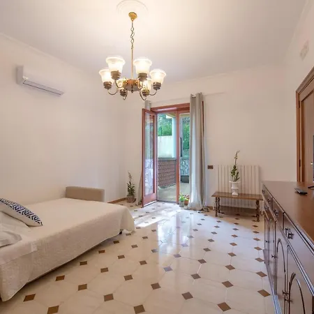 Maison Ferrella Holiday home *